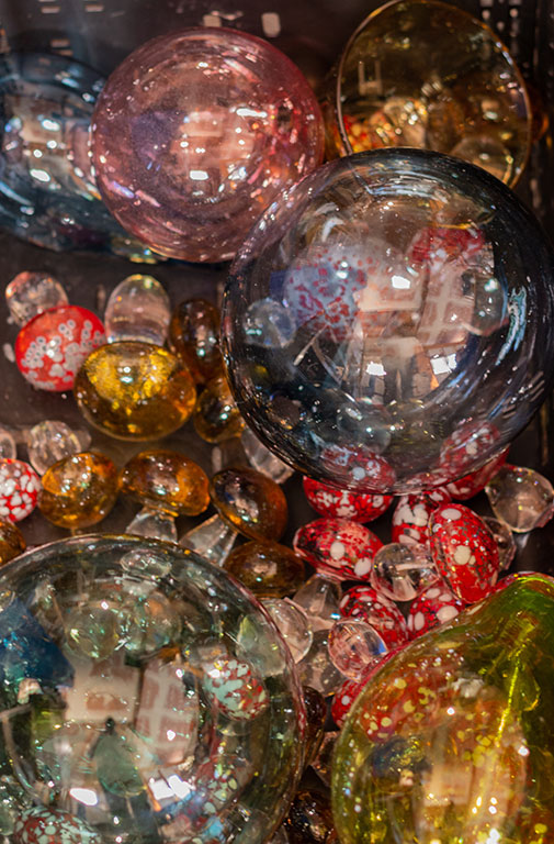 Créations de Julie Lefebvre, souffleuse de verre a Uzerche en Corrèze