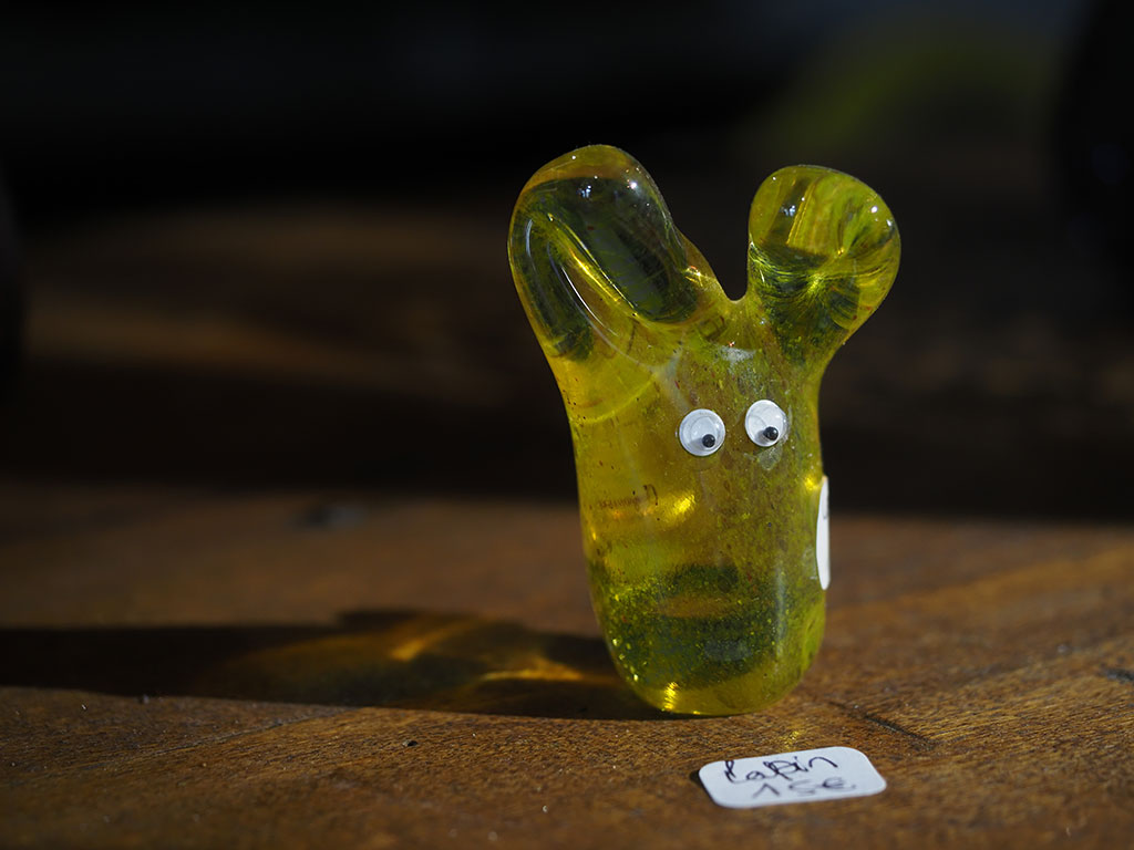 Tête de lapin, création de Julie Lefebvre, souffleuse de verre a Uzerche en Corrèze