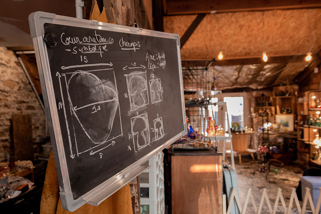 Boutique de Julie Lefebvre, souffleuse de verre a Uzerche en Corrèze