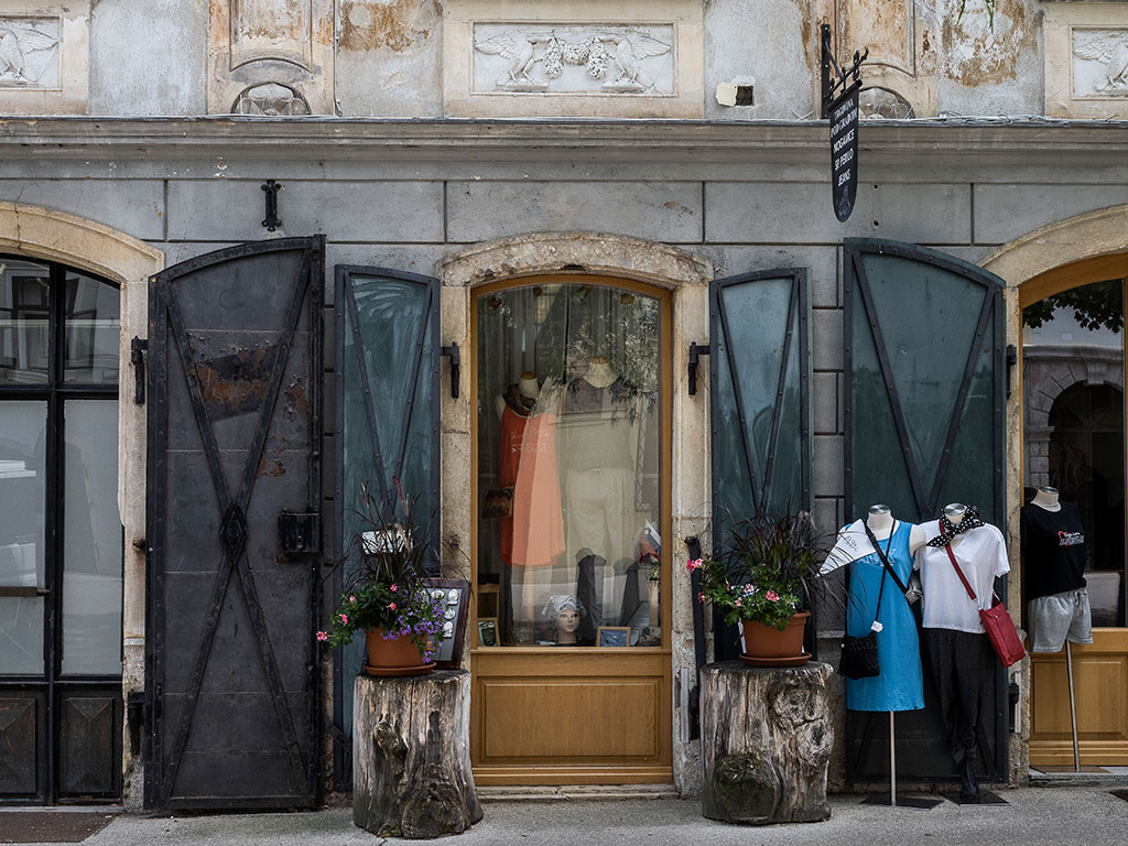 Boutique rue Mestni trg à Sokfja Loka en Slovénie