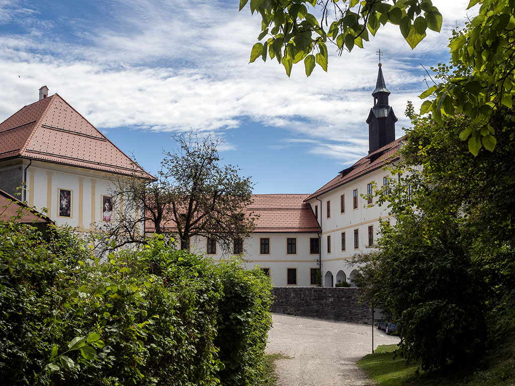 Cour intérieure du château de Sokfja Loka en Slovénie