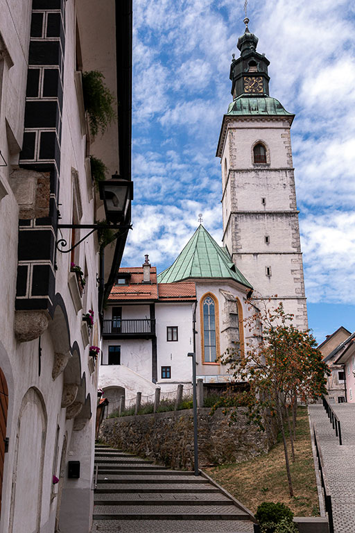 Eglise paroissiale Saint-Jacques à Sokfja Loka en Slovénie