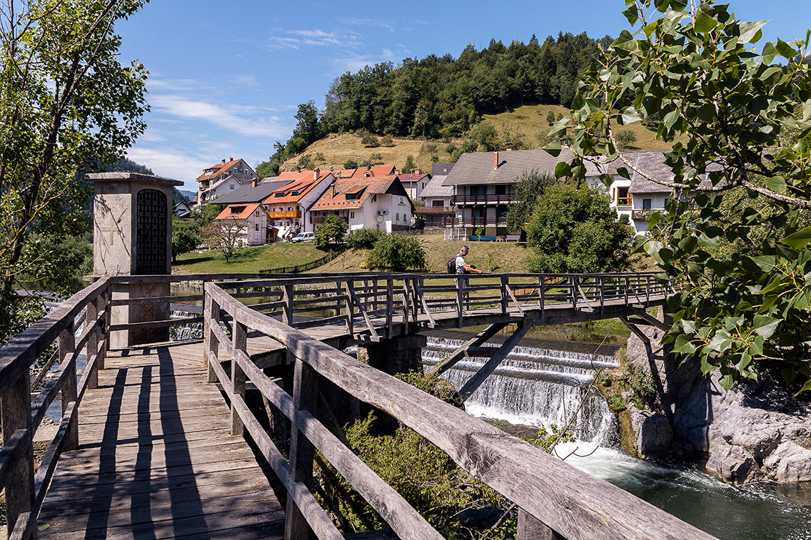 Passerelle du diable sur la rivière Poljanska sora à Sokfja Loka en Slovénie