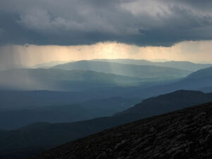coucher-soleil-montagne-refuge-astraka-sentier-epirus-zagori-grece