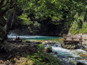 couple-oeil-bleu-vallee-theth-albanie