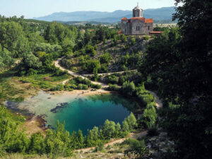 eglise-saint-sauveur-source-cetina-croatie