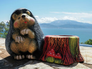figurine-herisson-terrasse-bar-naupacte-golfe-corinthe-grece