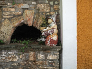 figurine-lutin-assis-four-pain