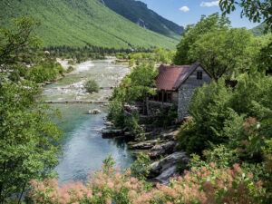 hameau-riviere-nderlysaj-vallee-theth-albanie