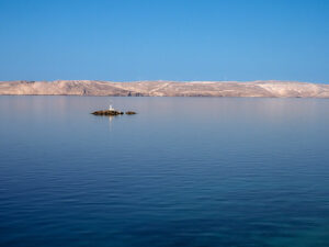 ilot-rocheux-mer-adriatique-cote-croatie