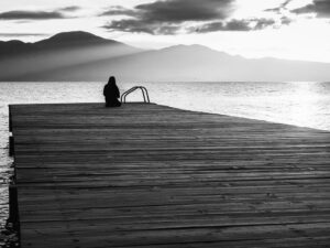 passerelle-femme-mer-golfe-corinthe-labiri-achaie-grece