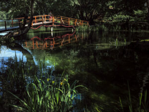 passerelle-orange-malo-plivsko-lake-jajce-bosnie