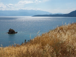 paysage-cote-golfe-corinthe-grece