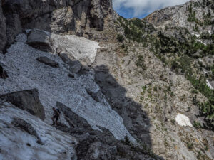 paysage-montagne-sentier-randonnee-col-valbona-albanie