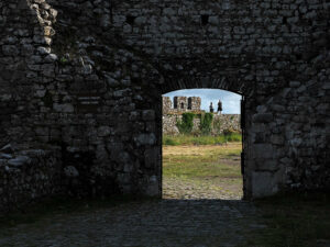 porte-muraille-forteresse-rozafa-shkoder-albanie