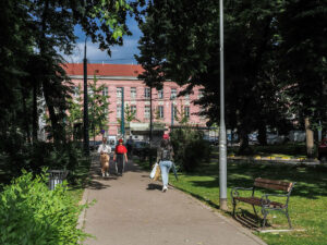 promeneurs-parc-mejdan-sarajevo-bosnie