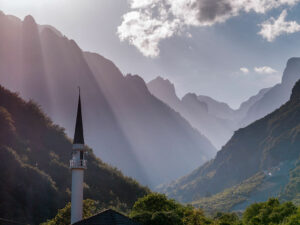 rais-lumiere-mosquee-dragobi-vallee-valbona-albanie