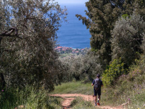 randonneur-sentier-golfe-pagasetique-pelion-grece
