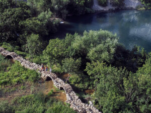 randonneurs-pont-kudin-most-riviere-krupa-croatie
