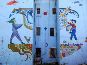 street-art-immeuble-bleu-vlora-albanie