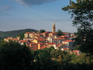 vue-ensemble-face-ouest-labin-croatie