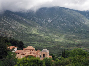 vue-hauteur-monastere-osios-lukas-grece