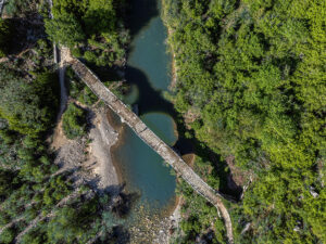 vue-verticale-pont-plakidas-zagori-sentier-epirus-grece