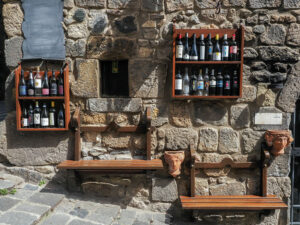 bancs-vins-boutique-rue-bolsena-italie