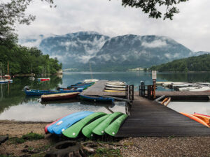 canoes-ponton-lac-bohinj-slovenie