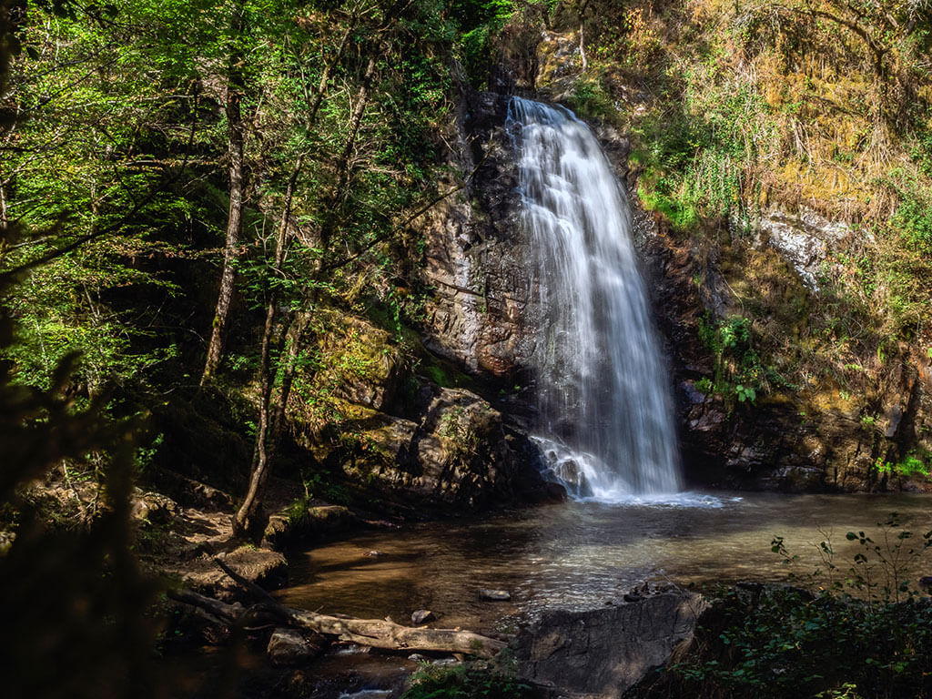 cascade-nature-ete-murel-correze