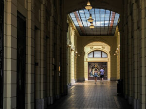 couple-passage-oktogon-centre-zagreb-croatie