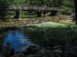 cycliste-pont-sava-bohinjka-slovenie