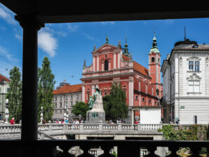 eglise-franciscaine-annonciation-ljubljana-slovenie