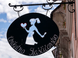 enseigne-boutique-skofja-loka-slovenie