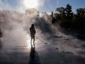 homme-vapeur-bassins-thermes-saturnia-italie
