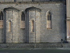 hommes-cathedrale-orvieto-italie