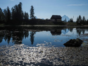 lac-refuge-federa-dolomites-italie