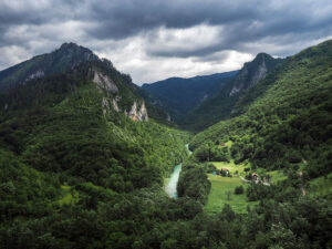 montagnes-pont-durdevica-riviere-gorges-tara-montenegro
