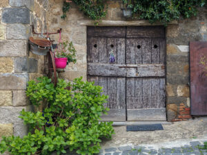 porte-bois-rue-bolsano-italie