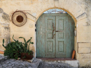 porte-voute-maison-rue-centre-ancien-matera-italie