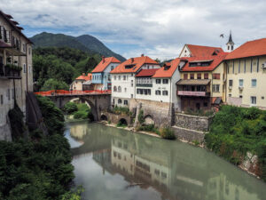 riviere-selska-sora-centre-ancien-skofja-loka