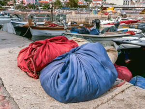 sac-pecheurs-port-petrovac-montenegro