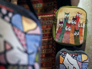 sacs-couleurs-boutique-rue-kotor-montenegro