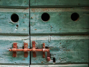 serrure-porte-verte-rue-pitigliano-italie