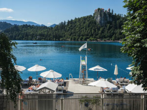 terrasse-piscine-hotel-lac-bled-slovenie