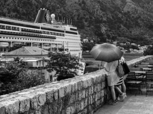 touristes-paquebot-baie-kotor-montenegro