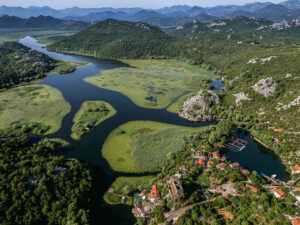 vue-aeriene-village-karuc-lac-skadar-montenegro