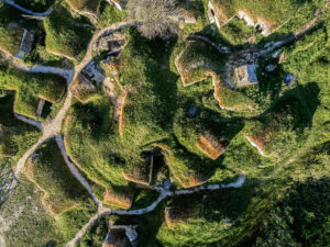 vue-aerienne-caves-vin-pietragalla-italie