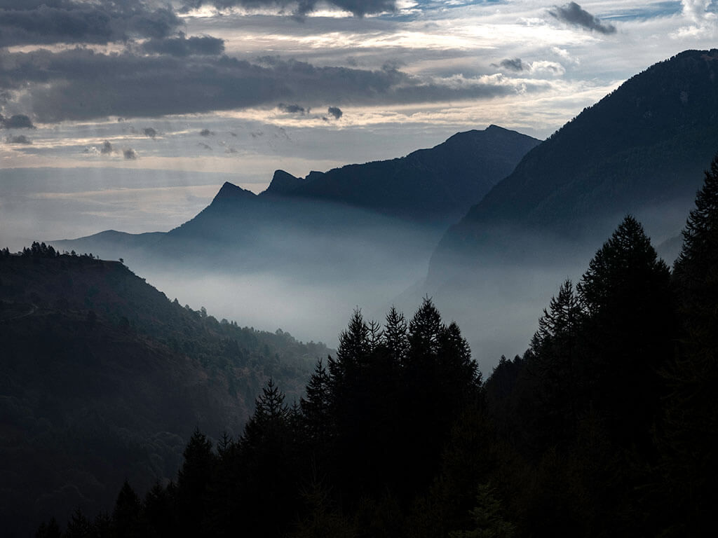 brume-matin-vallee-chiappera-alpes-italie