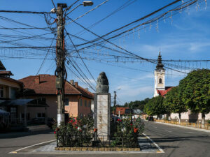 carrefour-eglise-centre-eftimie-murgu-roumanie